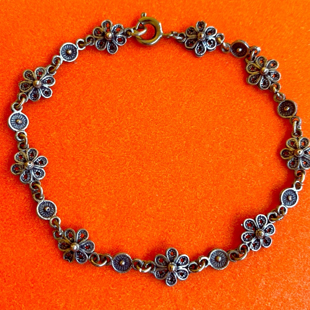 Delicate flower sterling silver bracelet